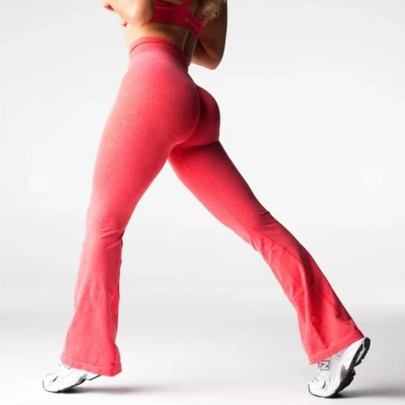 NVGTN Candy Apple High-Waist Flare Leggings - Picture 3 of 4